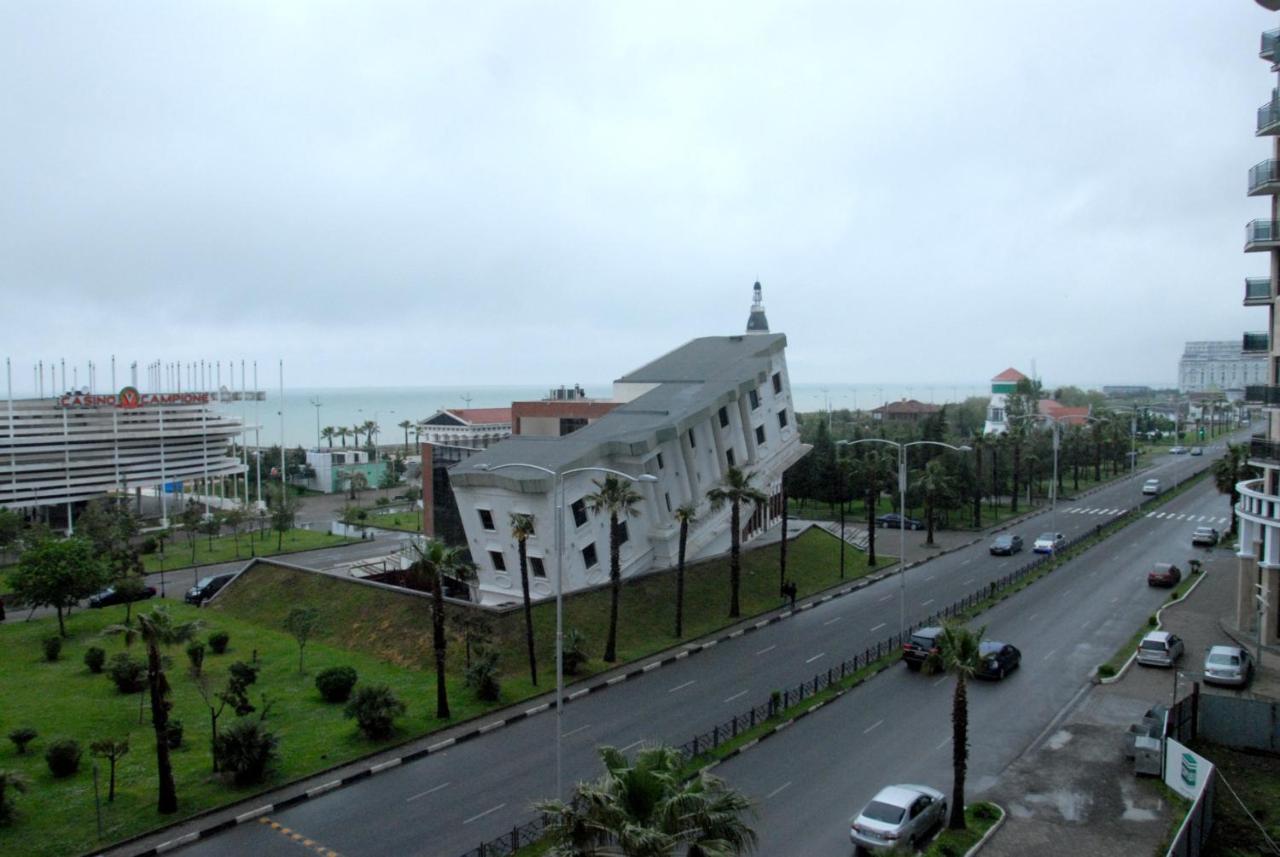 Apart Hotel Luxor Batumi Exterior foto